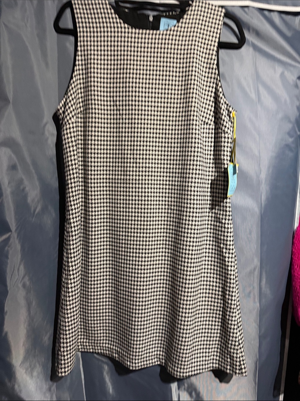 CeCe Sleeveless Houndstooth Shift Dress - Black & White